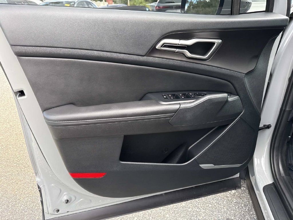 Used 2026 Kia Sportage EX FWD image 20