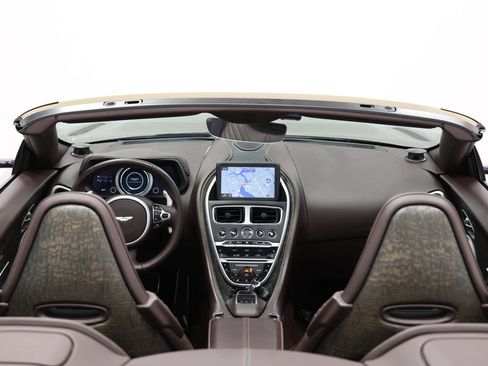 Used 2019 Aston Martin DB11 Volante RWD image 65