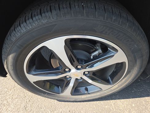 Used 2023 Chevrolet Equinox LT AWD/4WD image 10