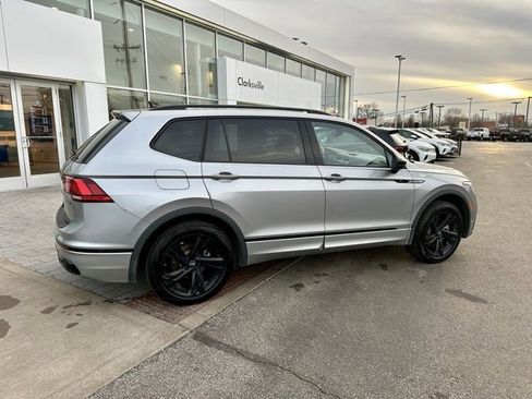 Certified 2024 Volkswagen Tiguan SE R-Line image 7