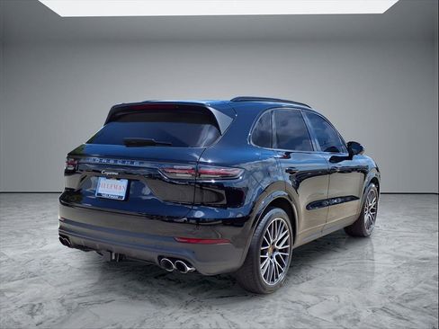 Used 2023 Porsche Cayenne image 7