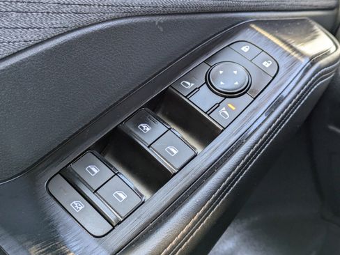 Used 2023 Nissan Rogue SV image 23