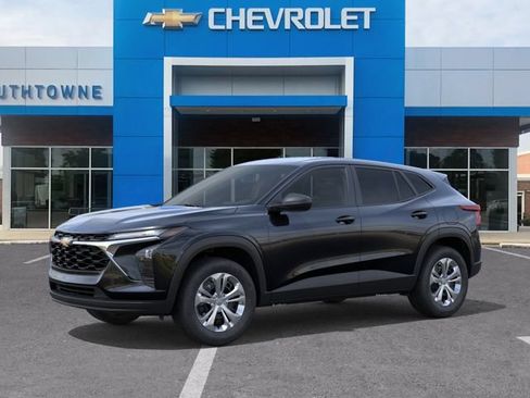New 2026 Chevrolet Trax LS FWD image 2
