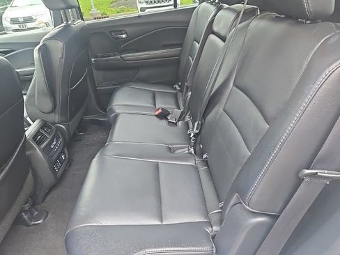 Used 2017 Honda Pilot Touring image 40