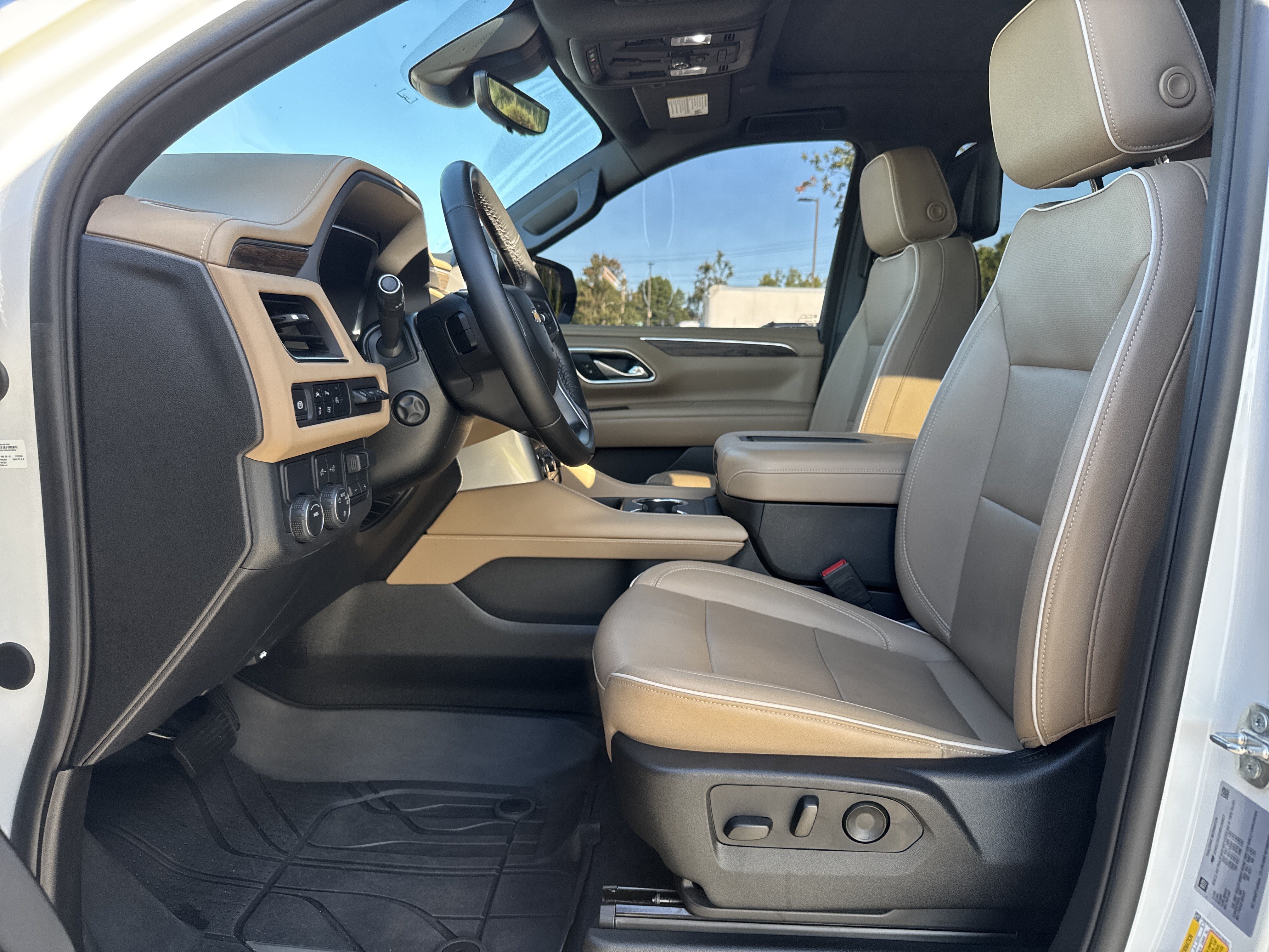 Used 2024 Chevrolet Tahoe Premier w/ Premium Package RWD image 16