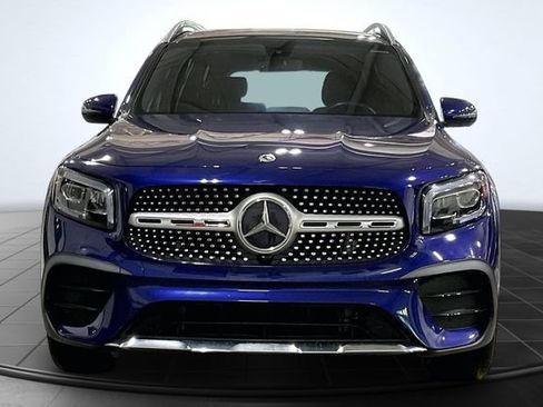 Used 2023 Mercedes-Benz GLB 250 image 3