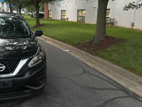 Used 2018 Nissan Murano S image 12