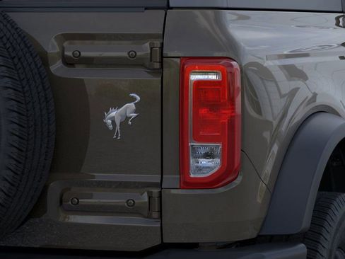 New 2025 Ford Bronco 2-Door AWD/4WD image 25