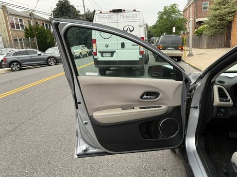 Used 2018 Honda HR-V EX image 21