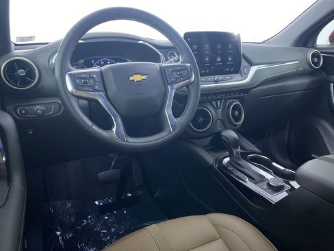 Certified 2023 Chevrolet Blazer Premier image 2