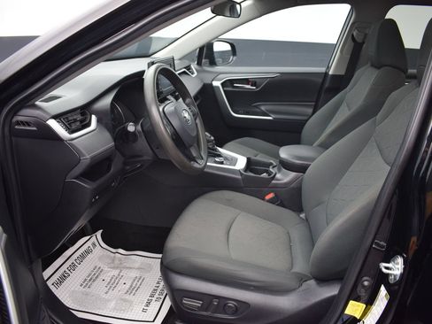 Used 2021 Toyota RAV4 XLE w/ Convenience Package AWD/4WD image 14