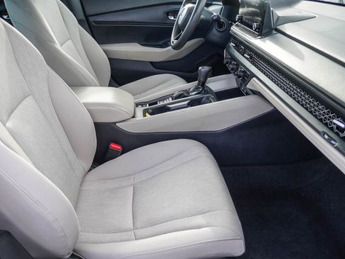 Used 2024 Honda Accord EX image 19