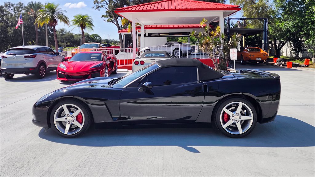 Used 2005 Chevrolet Corvette Convertible w/ Preferred Equipment Group RWD image 13