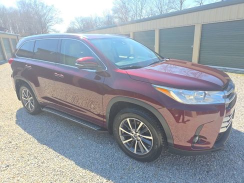 Certified 2017 Toyota Highlander XLE image 9