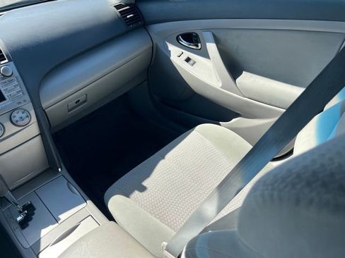 Used 2010 Toyota Camry image 11