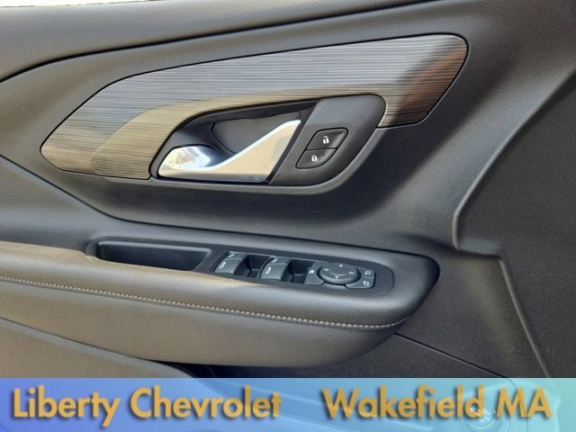 Used 2023 GMC Terrain SLE w/ Driver Convenience Package AWD/4WD image 9