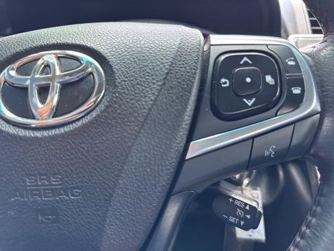 Used 2017 Toyota Camry SE image 21