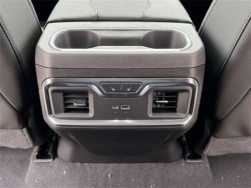 New 2026 GMC Sierra 2500 Denali w/ Denali Reserve Package image 18