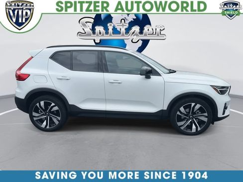 Used 2023 Volvo XC40 B5 Plus w/ Driver Assist Package AWD/4WD image 12