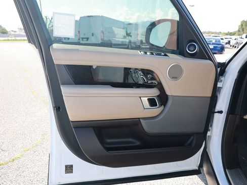Used 2018 Land Rover Range Rover HSE image 13