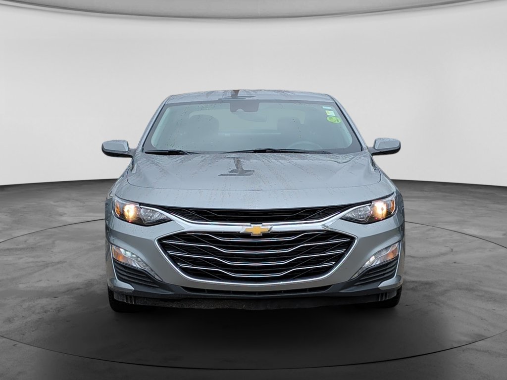 Used 2024 Chevrolet Malibu LT FWD image 2