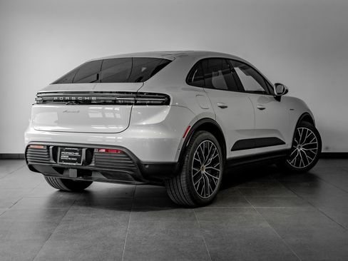 Certified 2025 Porsche Macan 4 Electric image 7