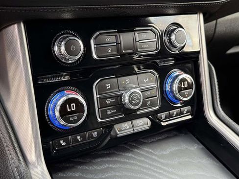 Certified 2024 GMC Yukon XL Denali w/ Advanced Technology Package AWD/4WD image 16