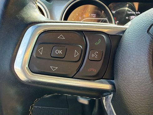 Used 2022 Jeep Wrangler Unlimited Sahara AWD/4WD image 33