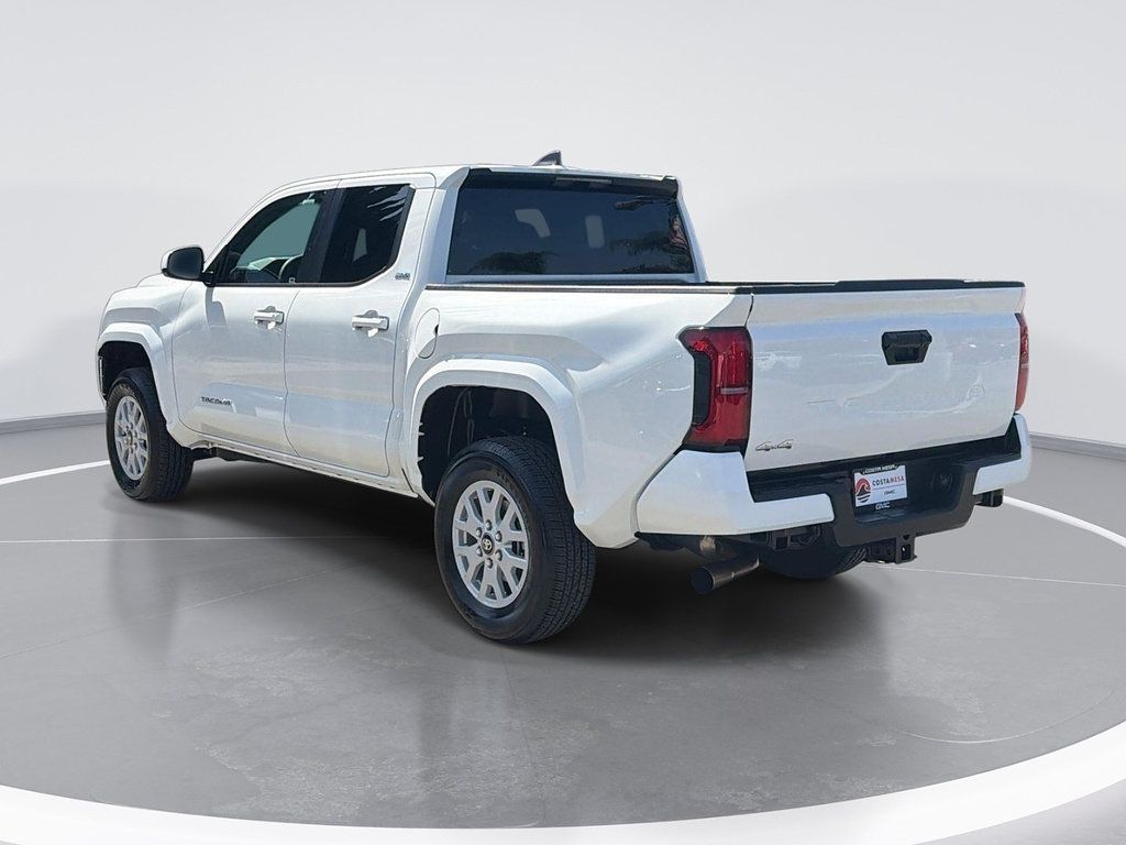 Used 2026 Toyota Tacoma SR5 AWD/4WD image 5