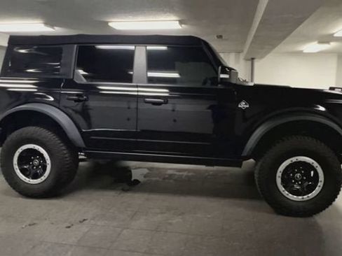 Used 2022 Ford Bronco Outer Banks w/ Sasquatch Package AWD/4WD image 9