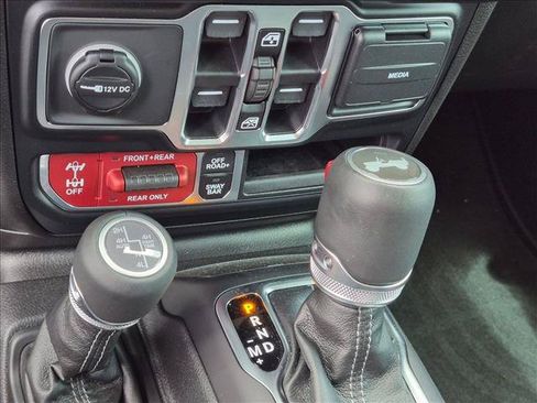 Used 2026 Jeep Wrangler Unlimited Rubicon AWD/4WD image 11