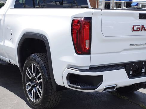 Used 2024 GMC Sierra 1500 AT4 w/ Technology Package AWD/4WD image 12