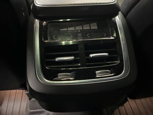 Used 2016 Volvo XC90 T6 R-Design w/ Protection Package Plus AWD/4WD image 28