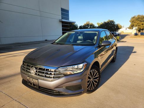 Used 2020 Volkswagen Jetta SE image 2