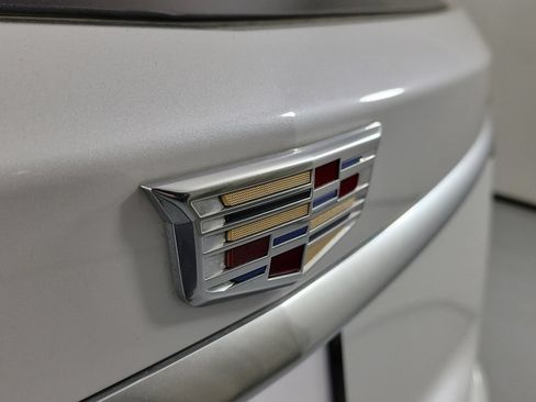 Certified 2025 Cadillac XT6 Premium Luxury FWD image 7