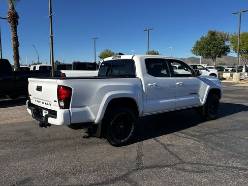 Used 2020 Toyota Tacoma SR5 w/ Technology Package image 7
