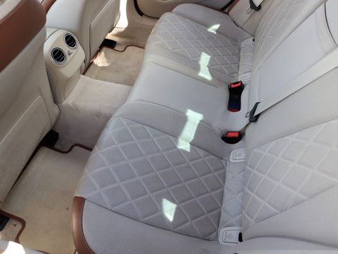 Used 2017 Mercedes-Benz E 300 4MATIC image 11