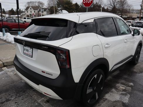 Certified 2025 Nissan Kicks SR image 6