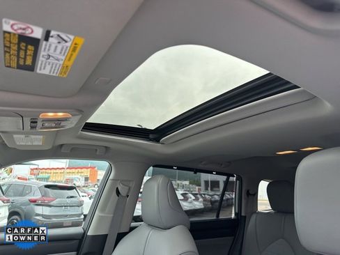 Used 2020 Toyota Highlander XLE image 43