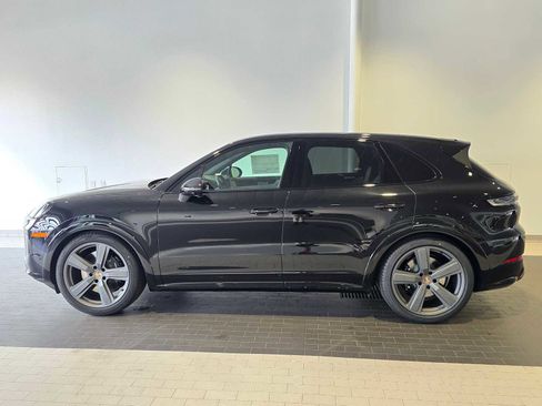 New 2026 Porsche Cayenne GTS AWD/4WD image 2