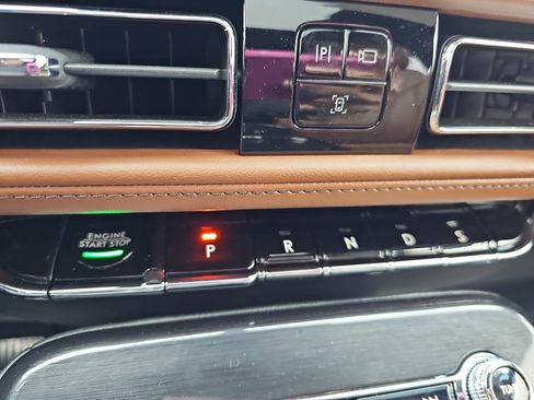 Used 2022 Lincoln Nautilus Reserve w/ Equipment Group 201A image 25