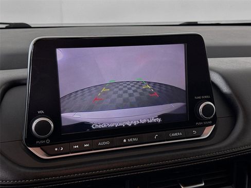 Used 2024 Nissan Rogue SV image 15