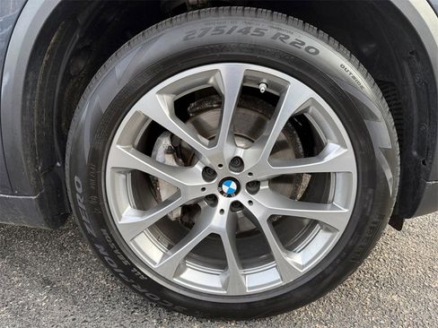 Certified 2022 BMW X5 xDrive40i w/ Premium Package image 18