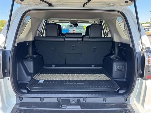 Used 2022 Toyota 4Runner Limited AWD/4WD image 19