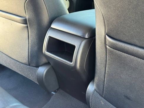 Used 2017 Toyota Camry SE w/ Moonroof Package FWD image 21
