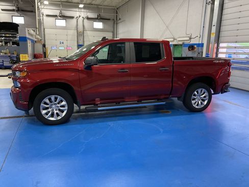 Used 2019 Chevrolet Silverado 1500 Custom w/ Custom Value Package AWD/4WD image 4