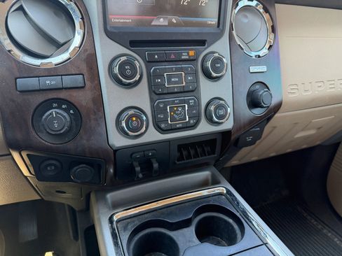 Used 2015 Ford F350 Lariat image 19