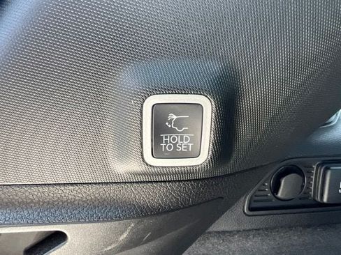 Used 2025 Jeep Grand Cherokee Summit w/ Obsidian Package AWD/4WD image 12