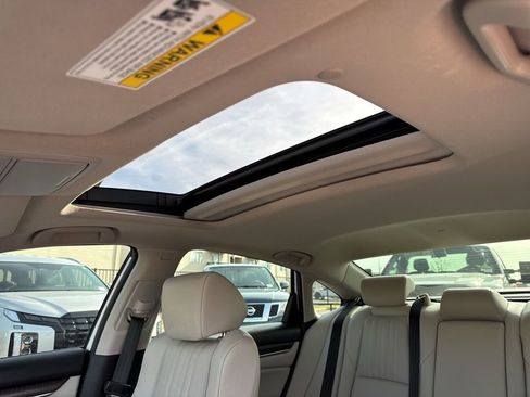 Used 2018 Honda Accord Touring image 29