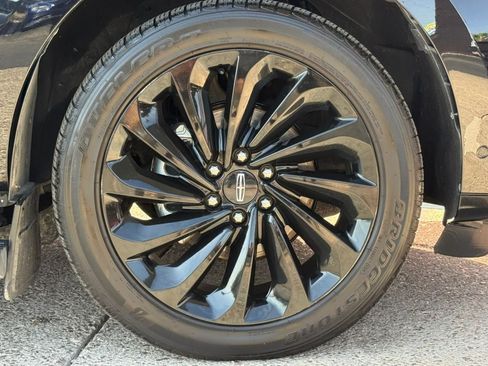 Used 2021 Lincoln Navigator Reserve AWD/4WD image 25